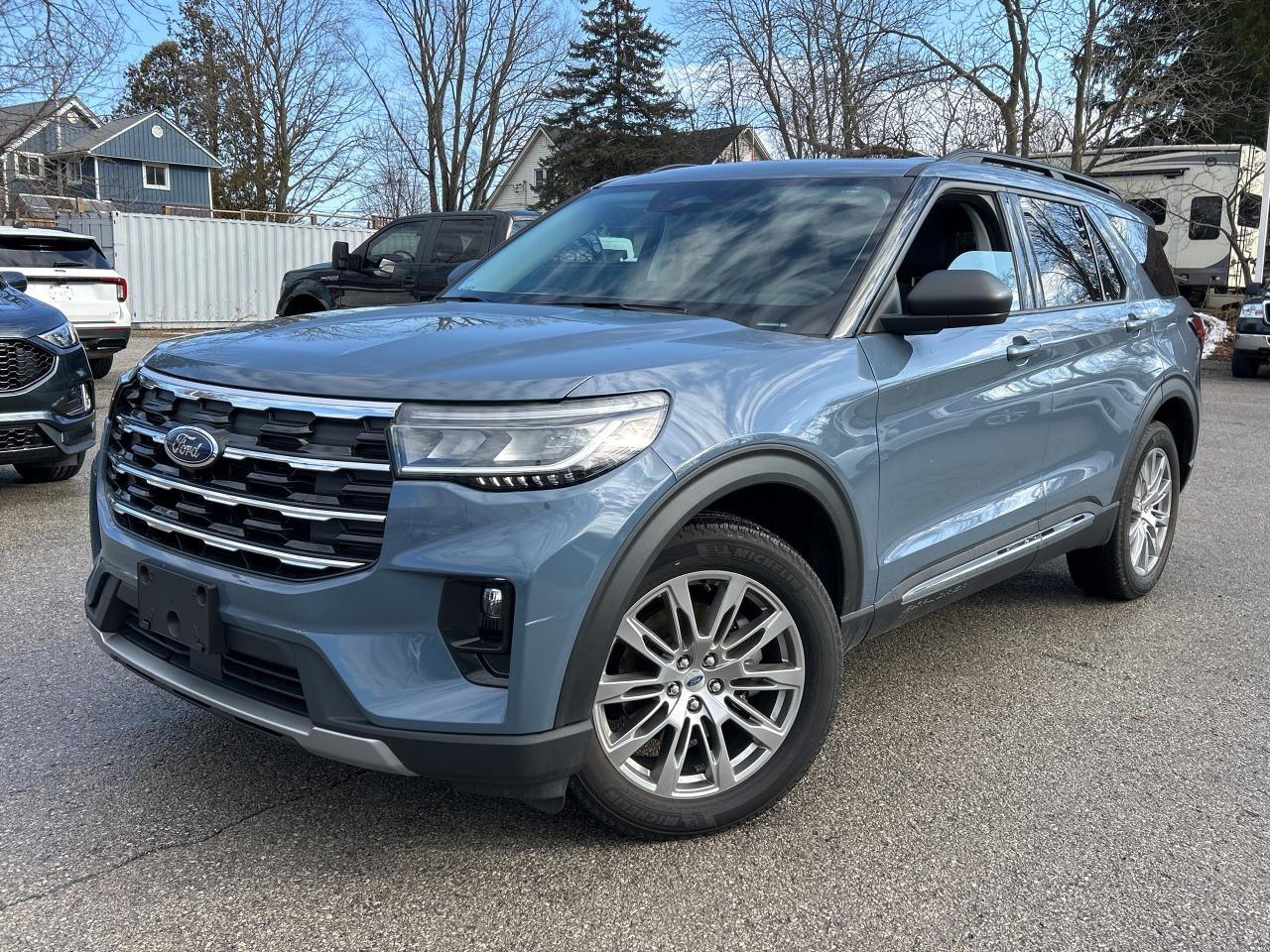 2025 Ford Explorer Active 4WD Photo0
