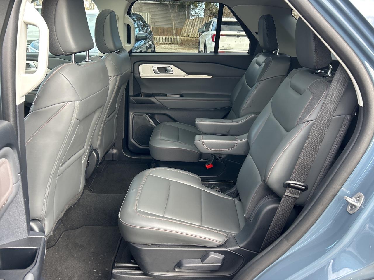 2025 Ford Explorer Active 4WD Photo