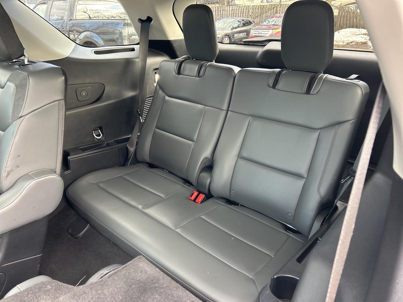 2025 Ford Explorer Active 4WD Photo