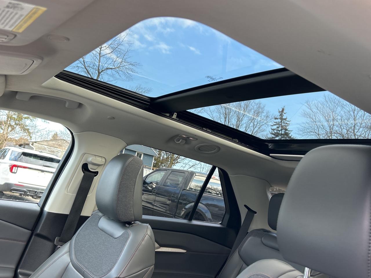 2025 Ford Explorer Active 4WD Photo