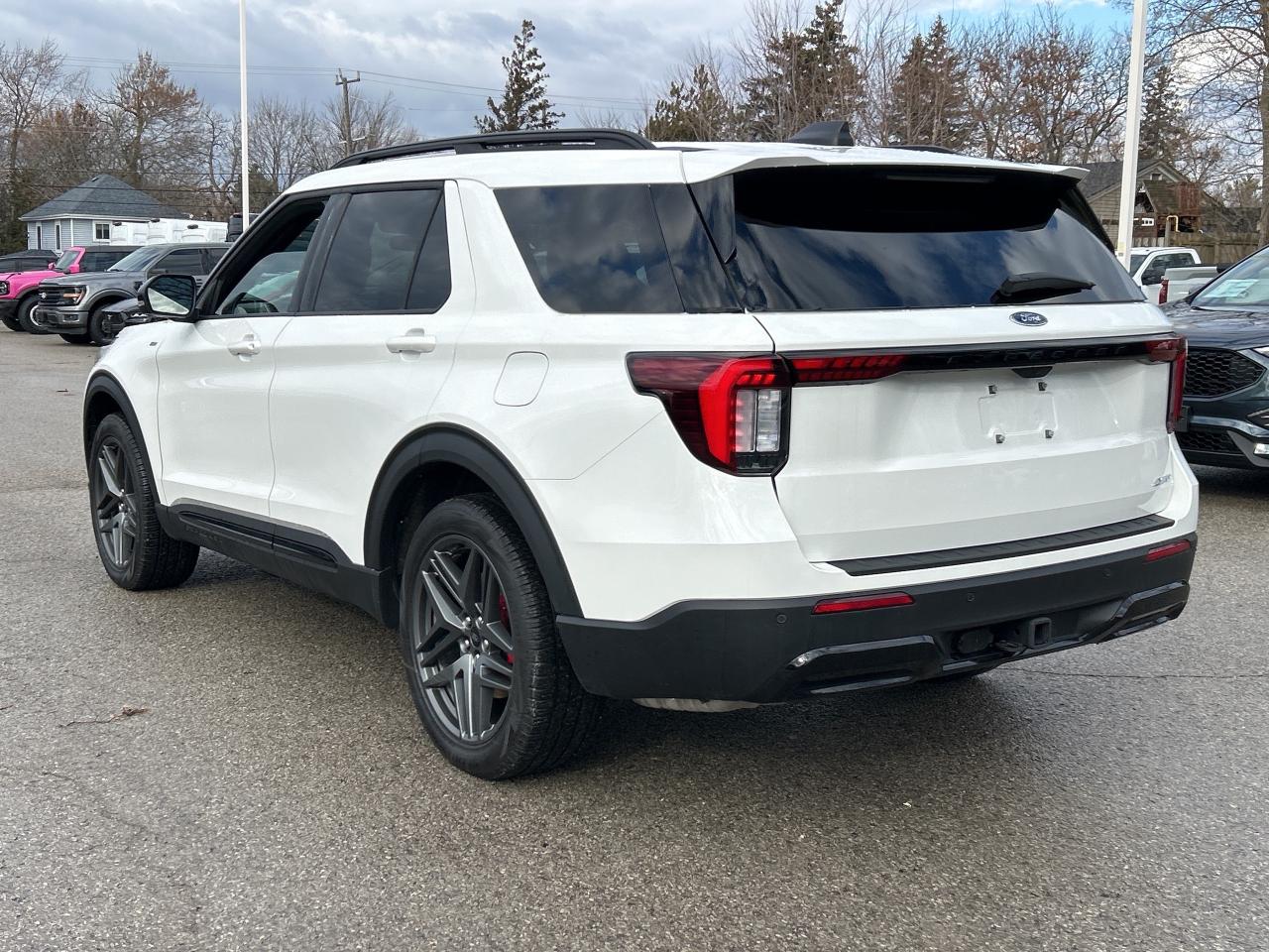2025 Ford Explorer ST-Line 4WD Photo