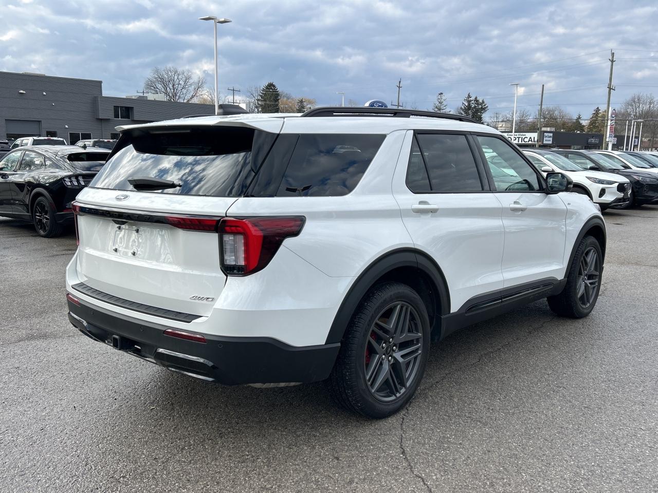 2025 Ford Explorer ST-Line 4WD Photo