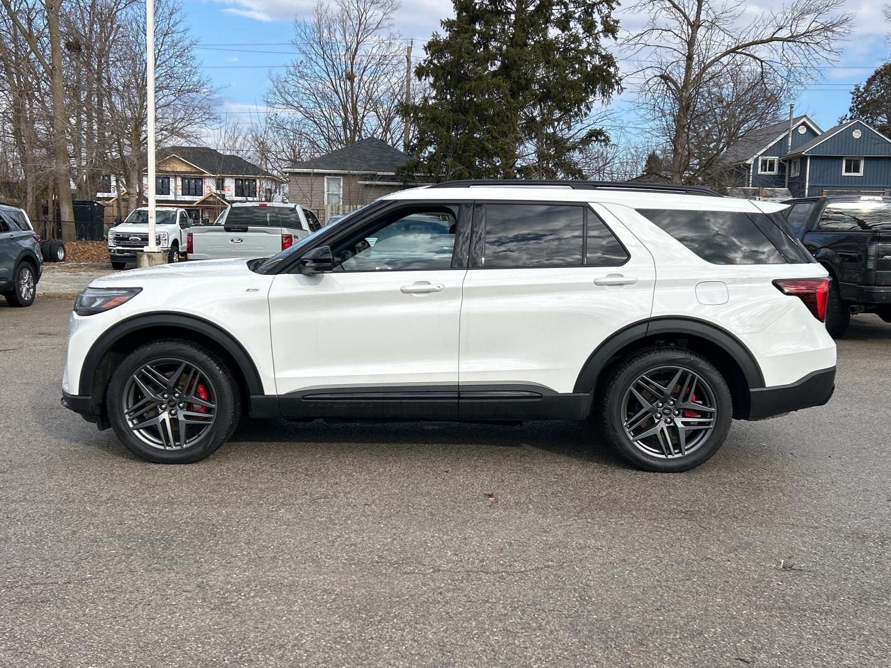 2025 Ford Explorer ST-Line 4WD Photo