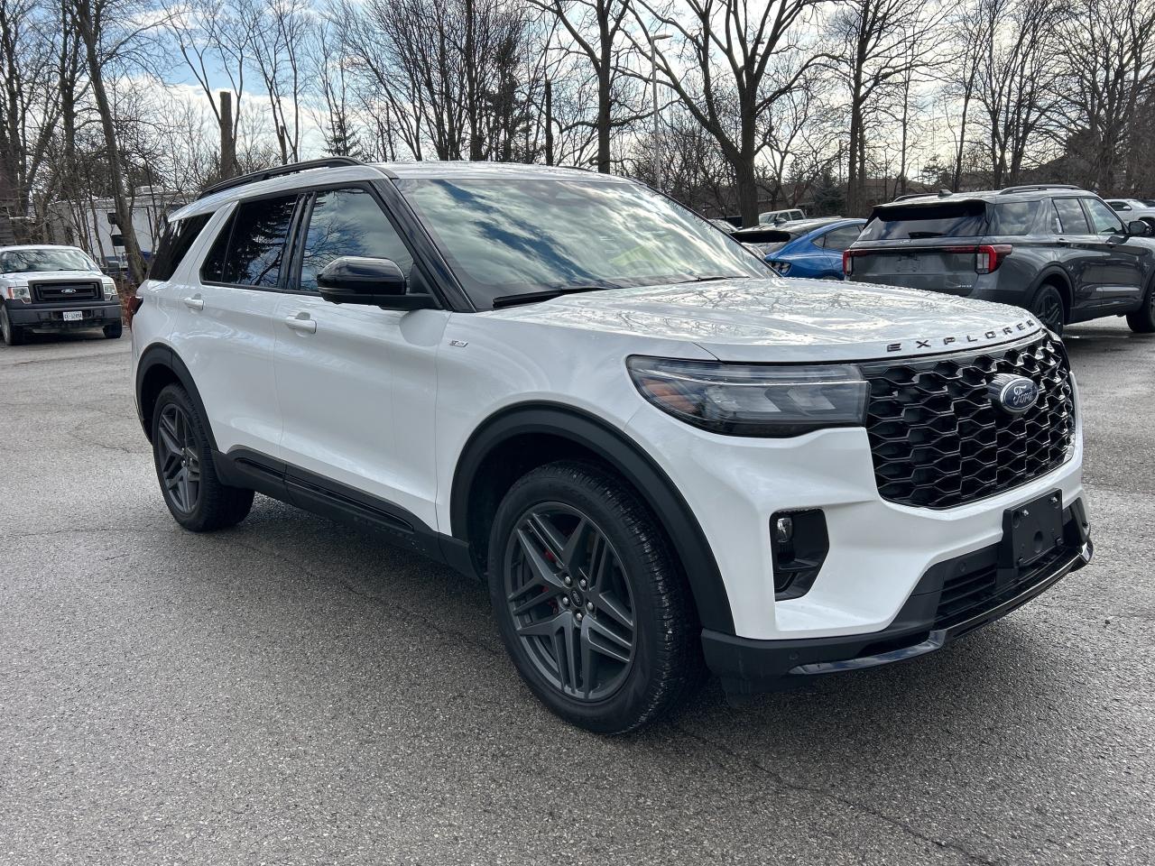 2025 Ford Explorer ST-Line 4WD Photo