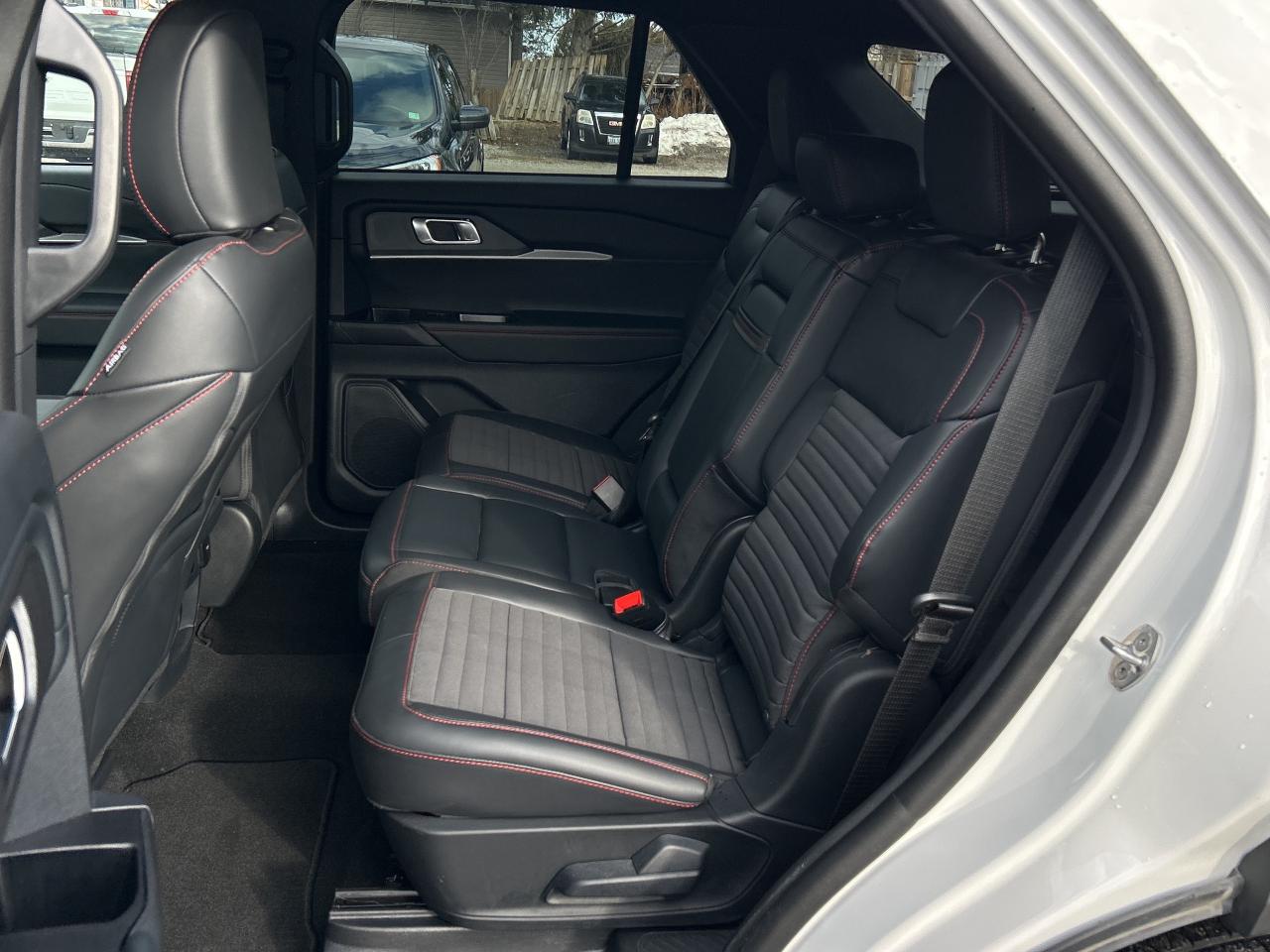 2025 Ford Explorer ST-Line 4WD Photo