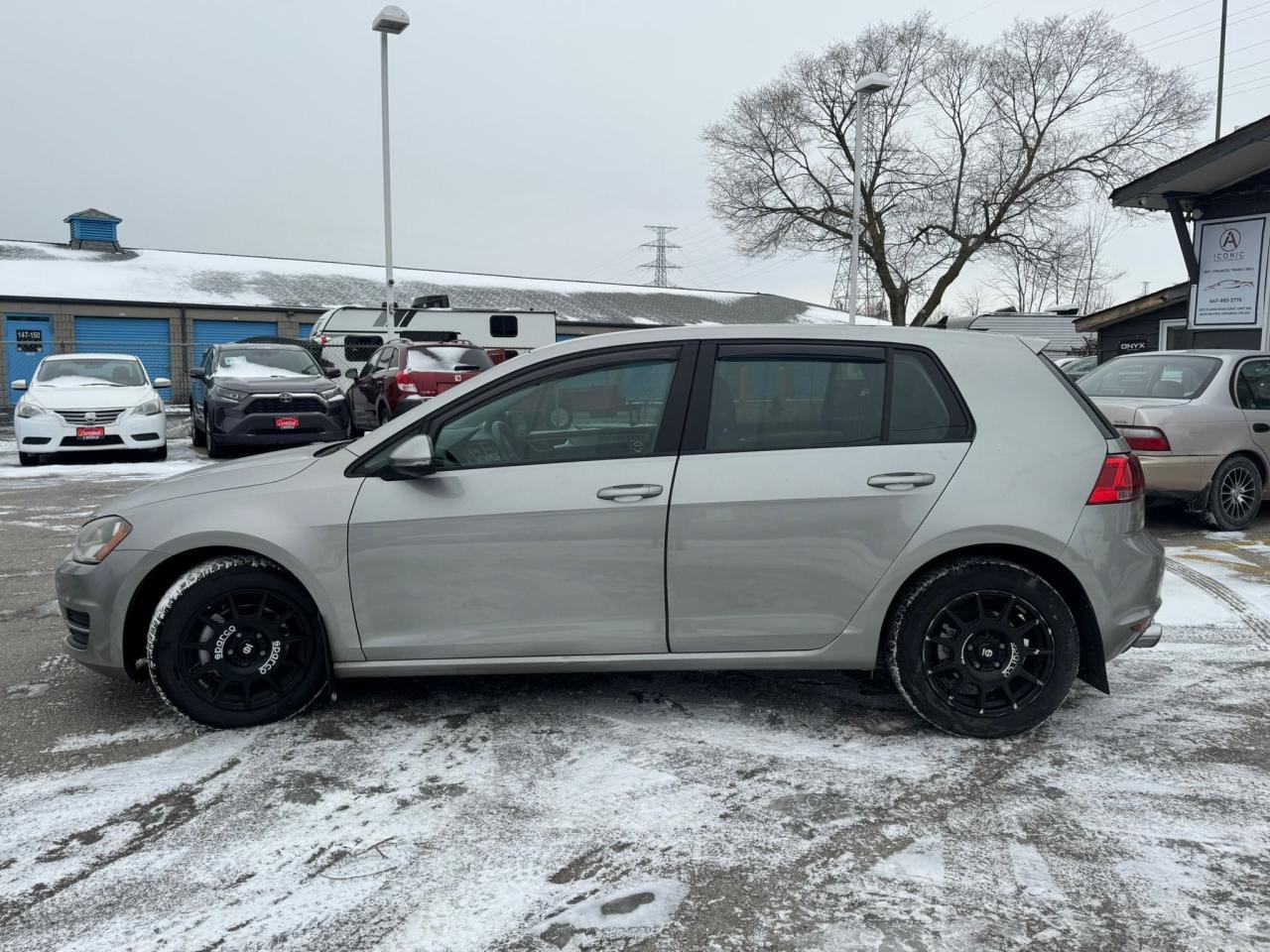 2015 Volkswagen Golf TRENDLINE Photo3