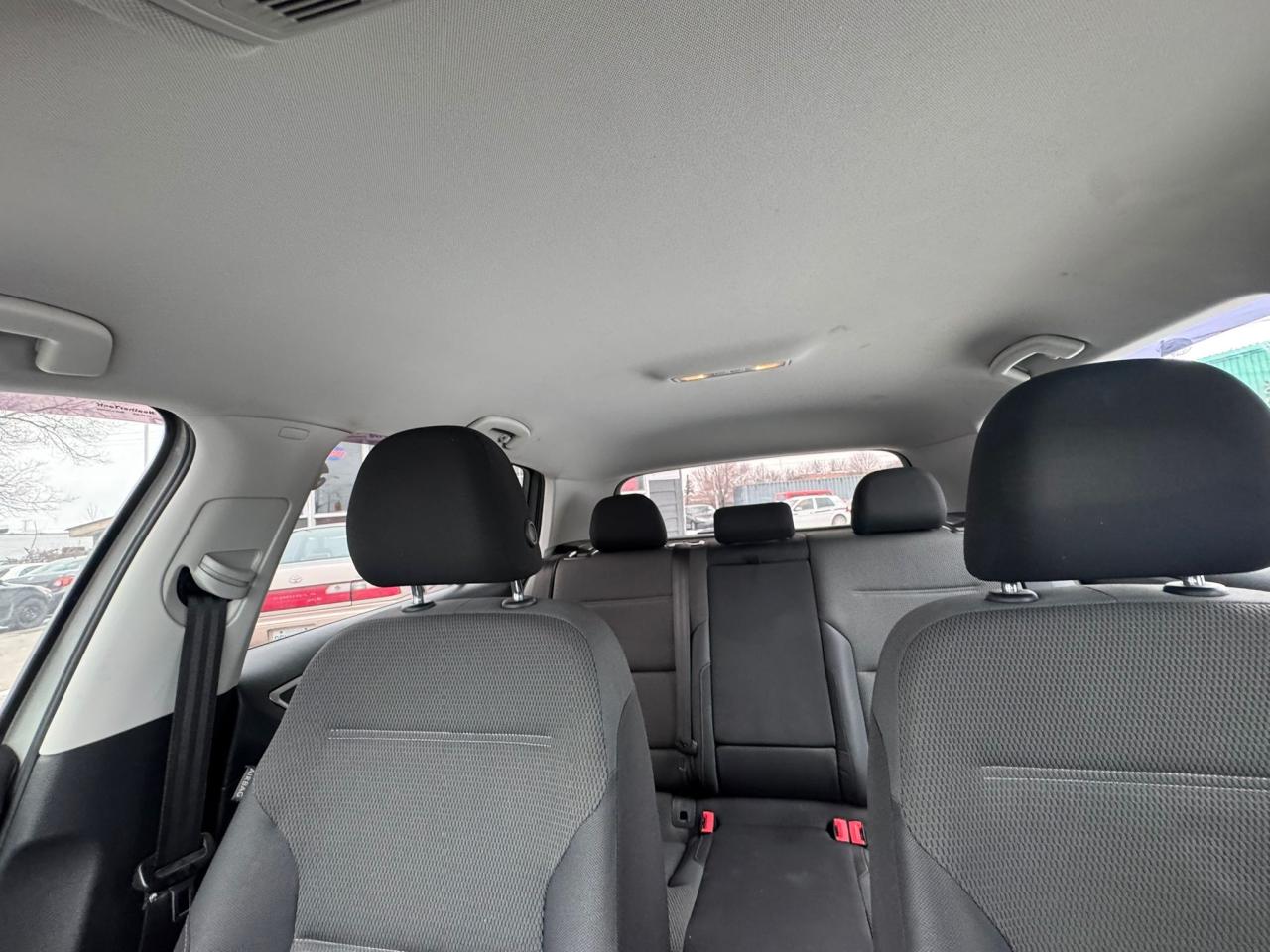 2015 Volkswagen Golf TRENDLINE Photo