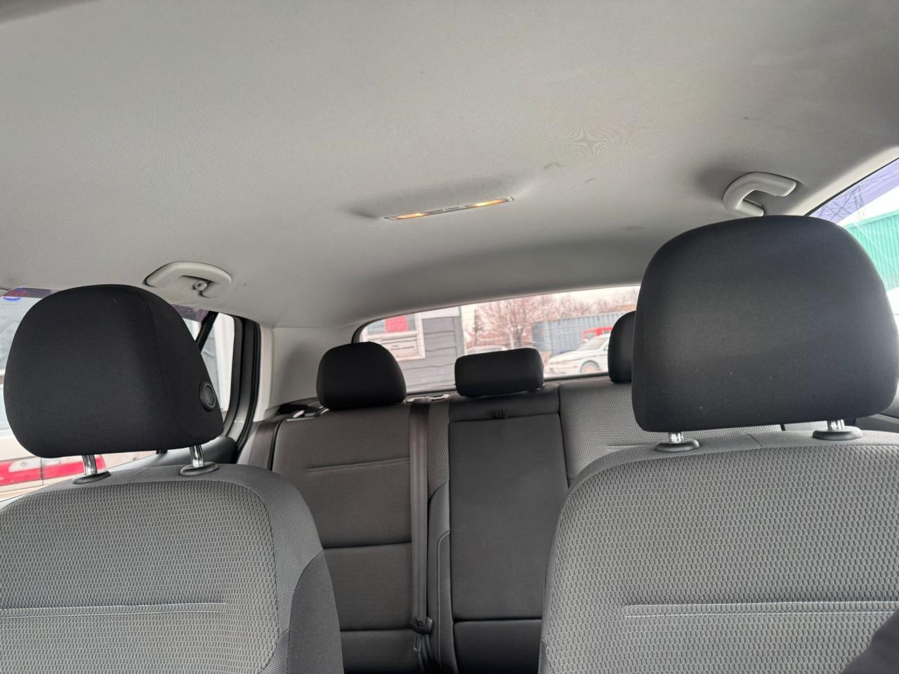 2015 Volkswagen Golf TRENDLINE Photo