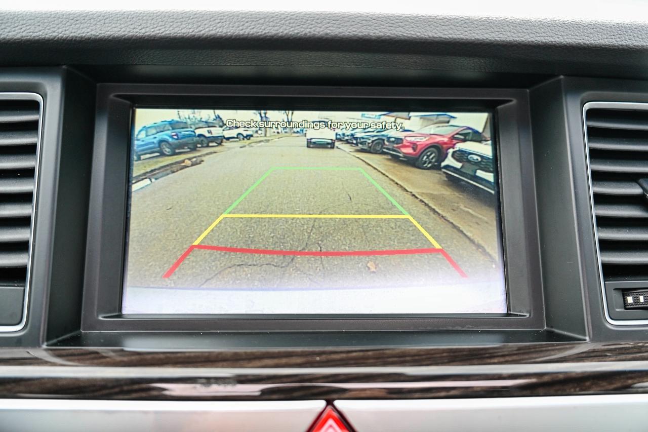 2016 Hyundai Genesis Sedan FINANCING AVAILABLE | MOONROOF | LEATHER Photo