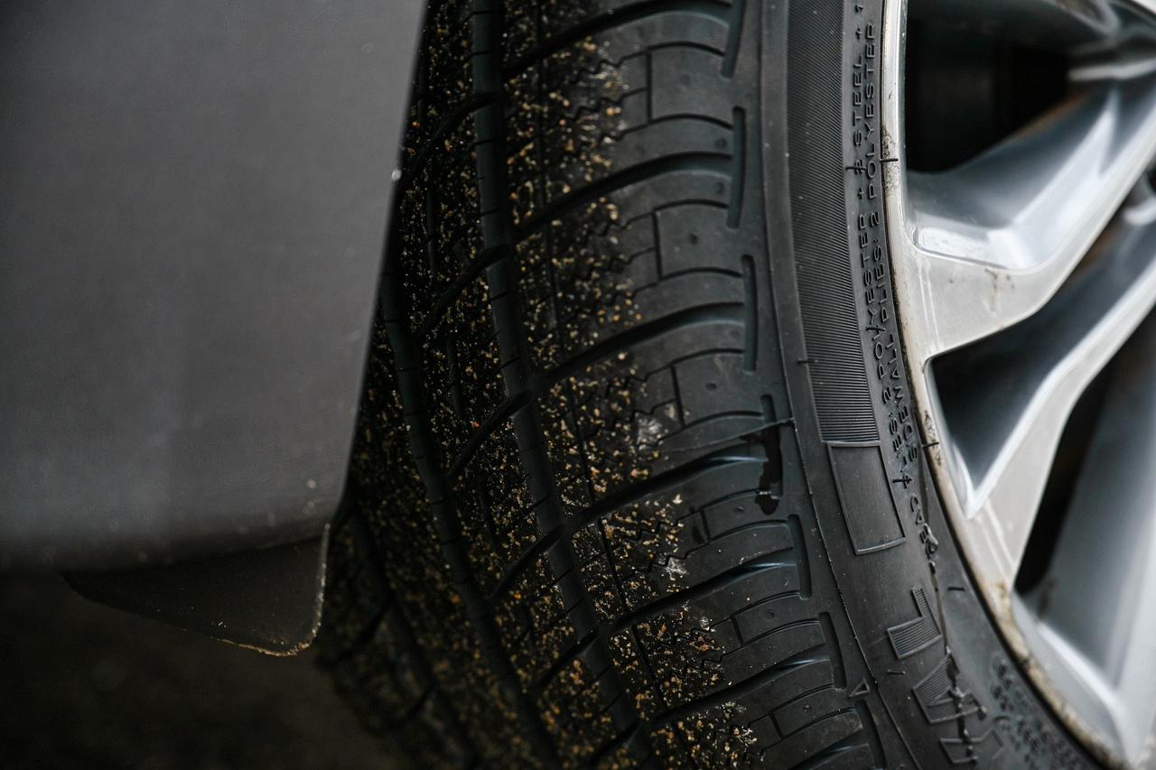 2016 Hyundai Genesis Sedan FINANCING AVAILABLE | MOONROOF | LEATHER Photo