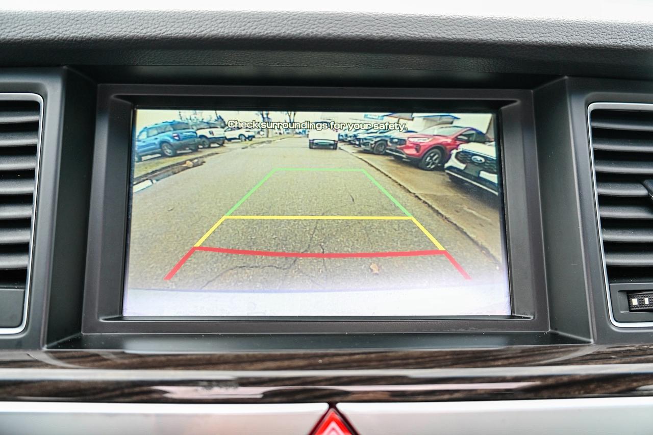 2016 Hyundai Genesis Sedan FINANCING AVAILABLE | MOONROOF | LEATHER Photo