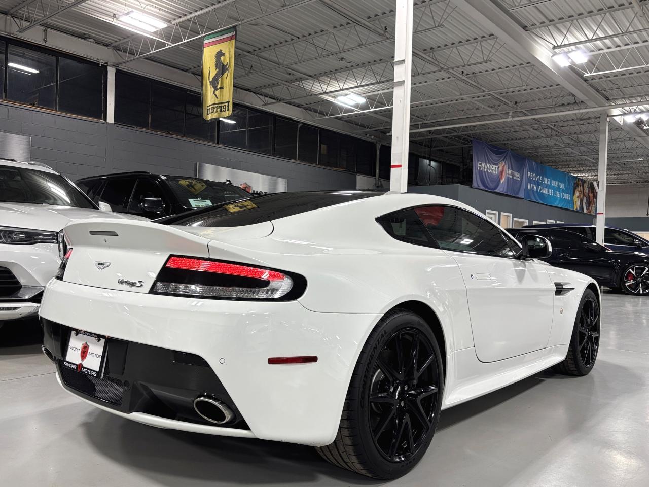 2012 Aston Martin V8 Vantage S|COUPE|SPORTSHIFT|V8POWERED|RWD|CARBONTRIMS|NAV|+ Photo