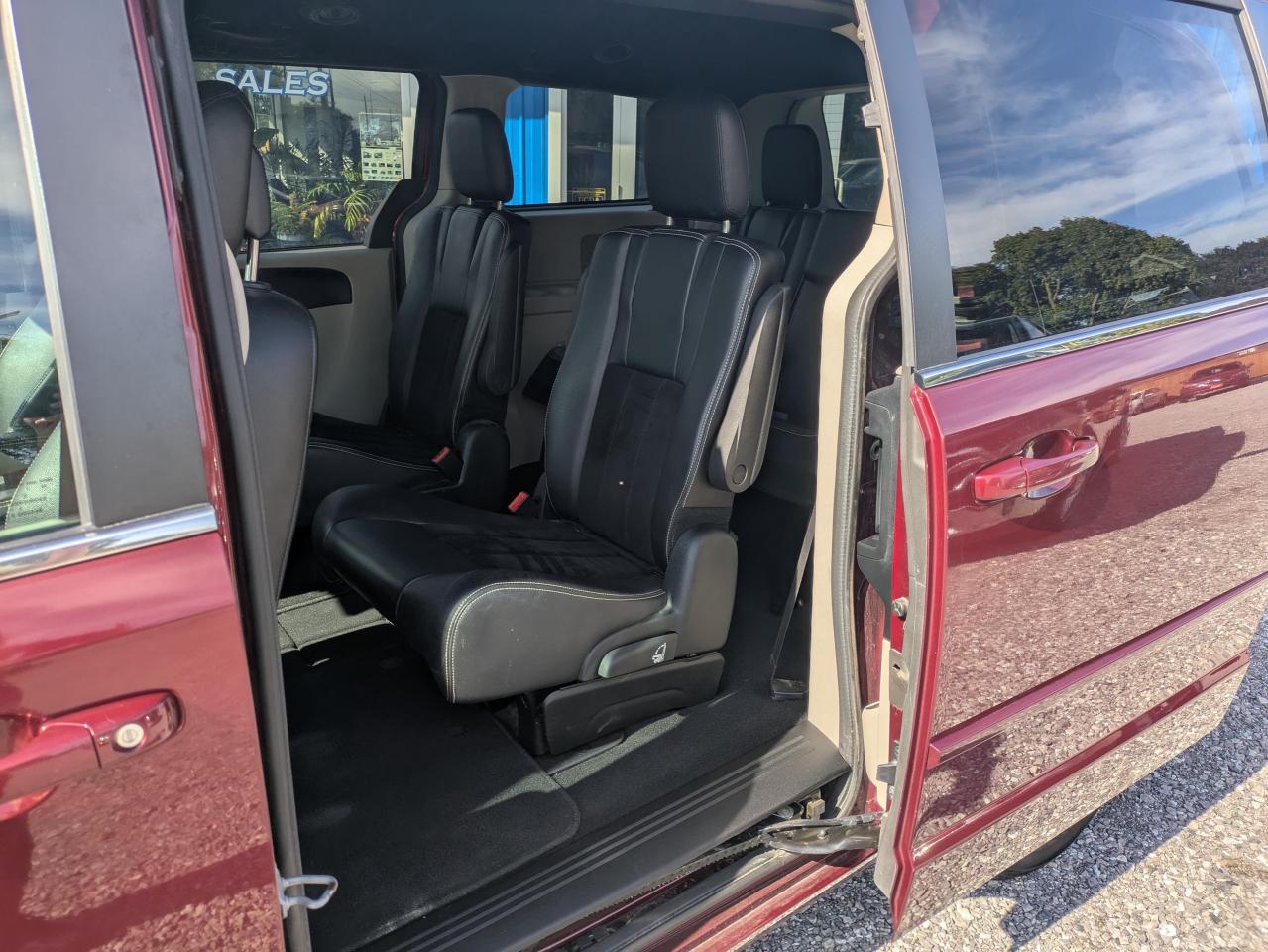 2017 Dodge Grand Caravan SE Plus Photo