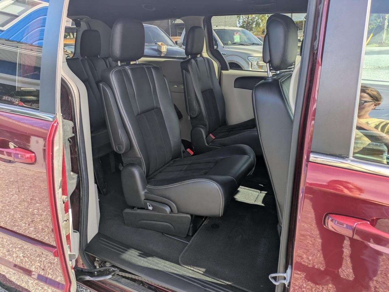 2017 Dodge Grand Caravan SE Plus Photo