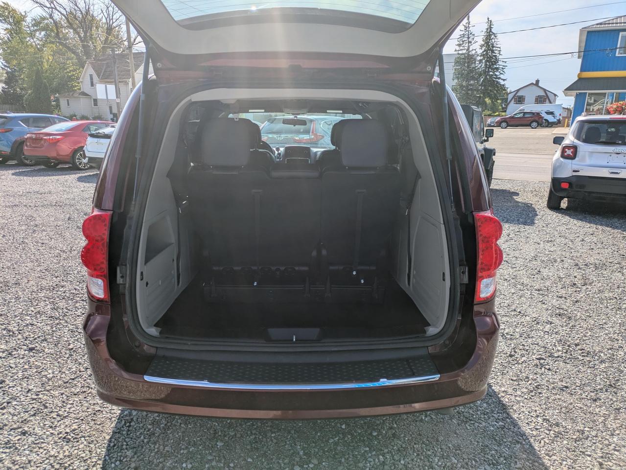 2017 Dodge Grand Caravan SE Plus Photo