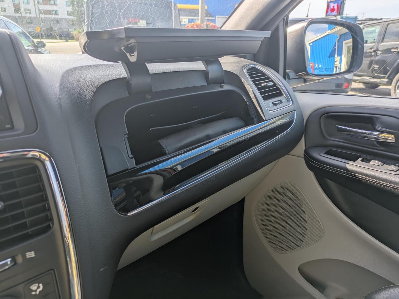 2017 Dodge Grand Caravan SE Plus Photo