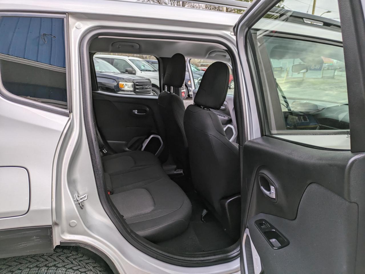 2018 Jeep Renegade Sport 4WD Photo
