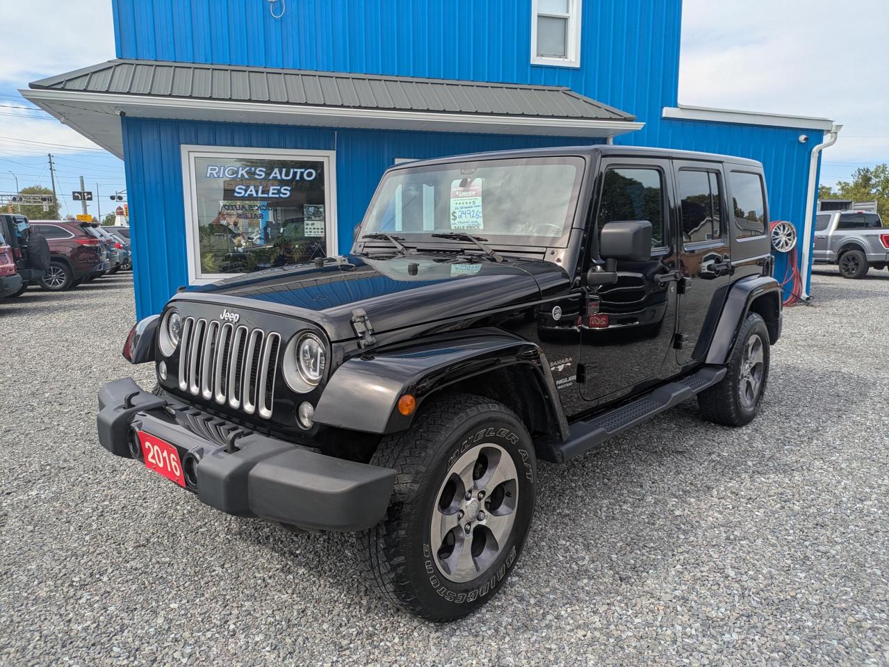 2016 Jeep Wrangler Unlimited Sahara 4WD Photo0