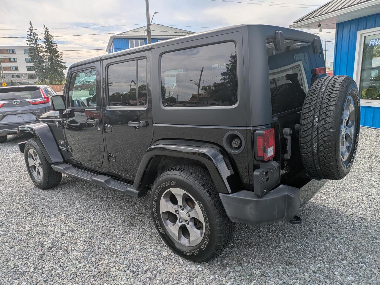 2016 Jeep Wrangler Unlimited Sahara 4WD Photo