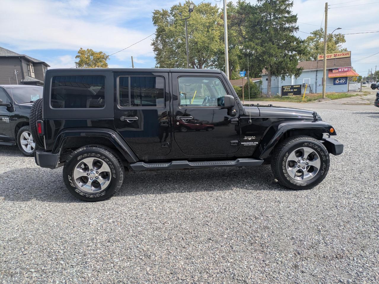 2016 Jeep Wrangler Unlimited Sahara 4WD Photo