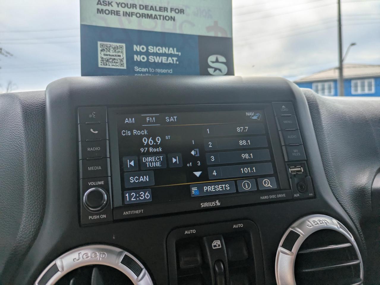 2016 Jeep Wrangler Unlimited Sahara 4WD Photo