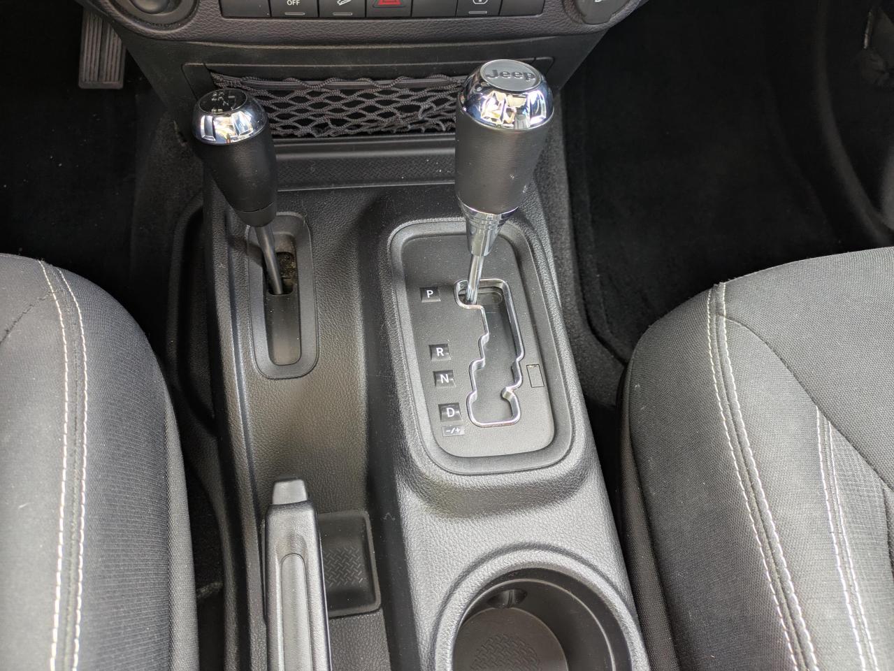 2016 Jeep Wrangler Unlimited Sahara 4WD Photo