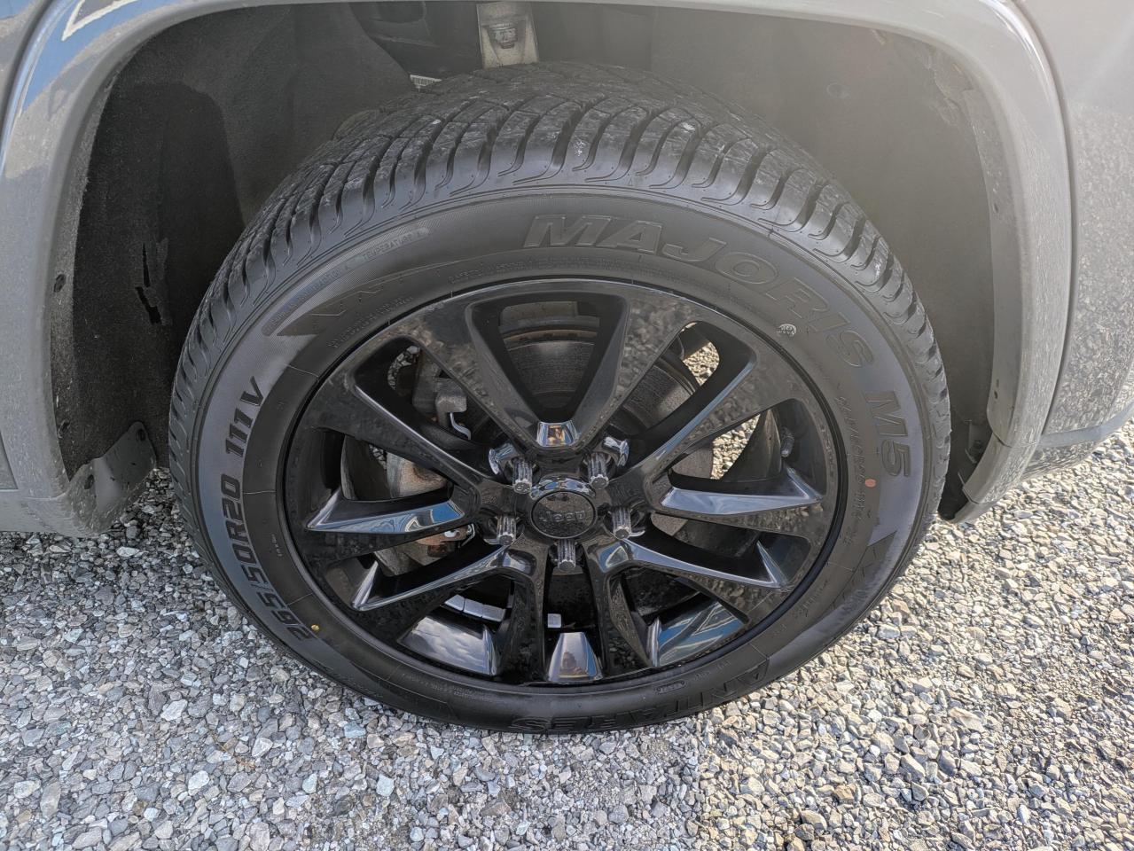 2019 Jeep Grand Cherokee Laredo Altitude Photo