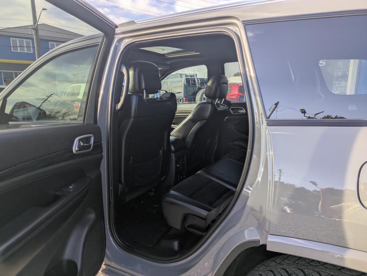 2019 Jeep Grand Cherokee Laredo Altitude Photo