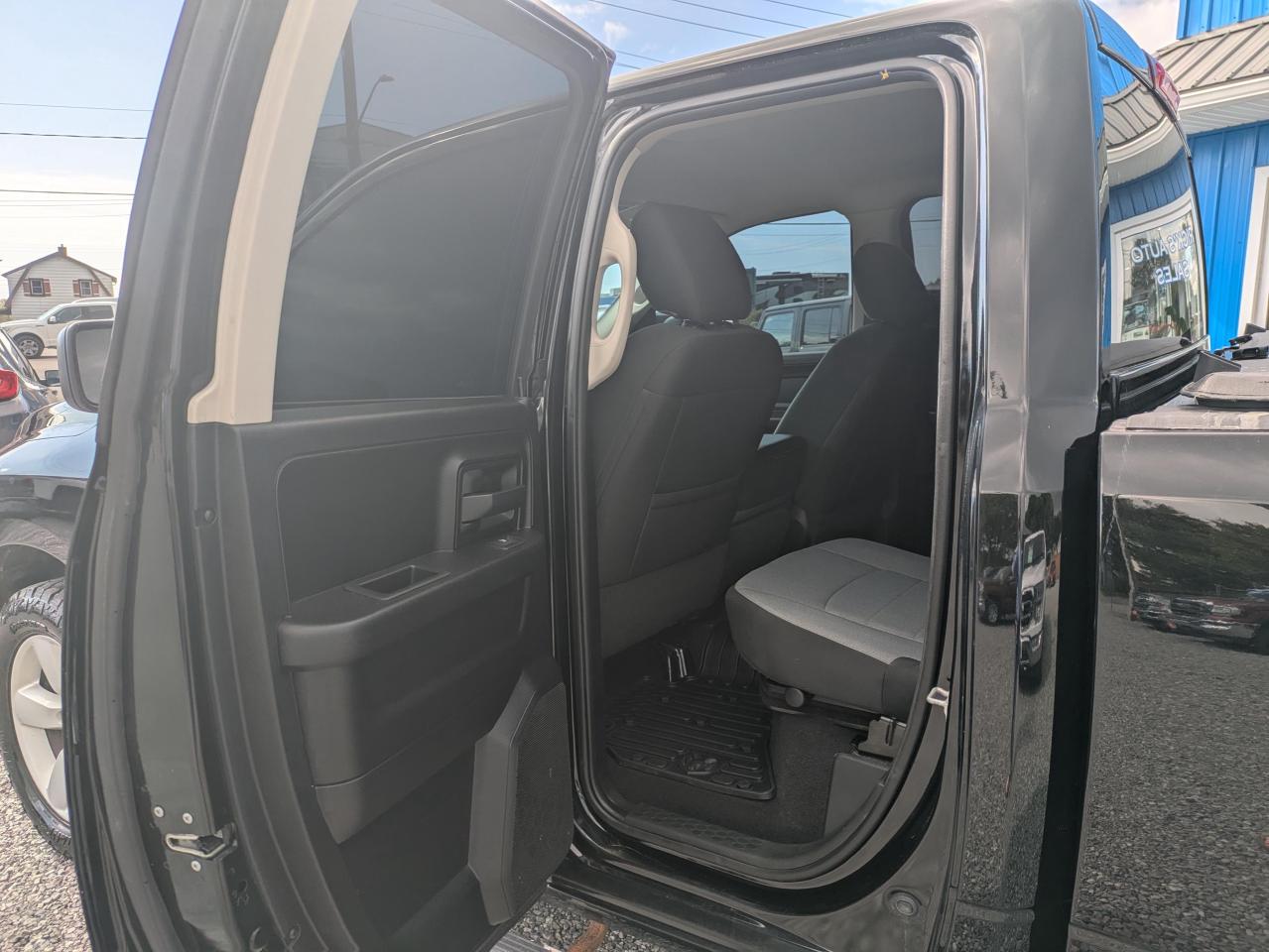 2021 RAM 1500 Classic TRADESMAN TRADESMAN QUAD CAB 4 Photo