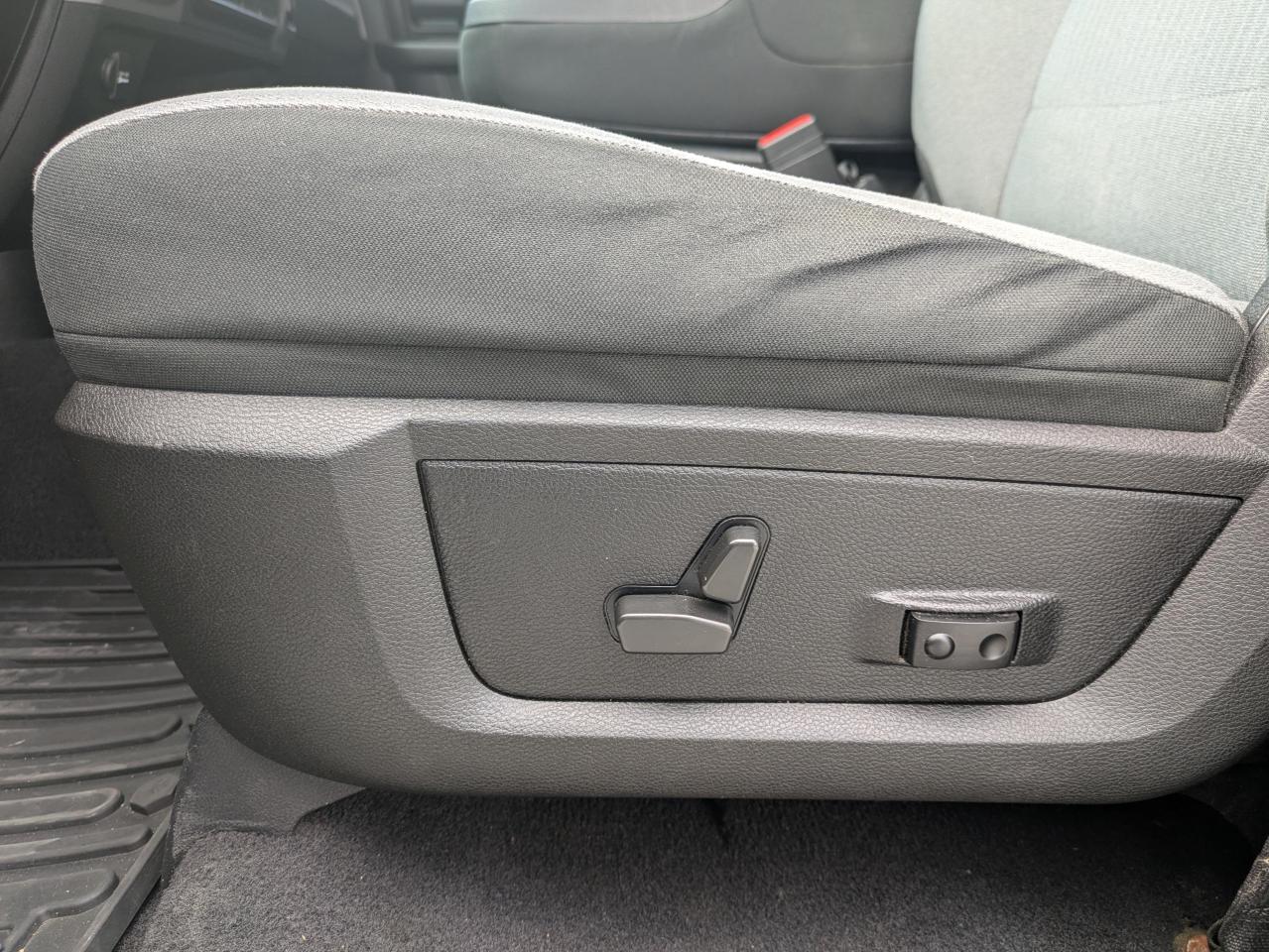 2021 RAM 1500 Classic TRADESMAN TRADESMAN QUAD CAB 4 Photo