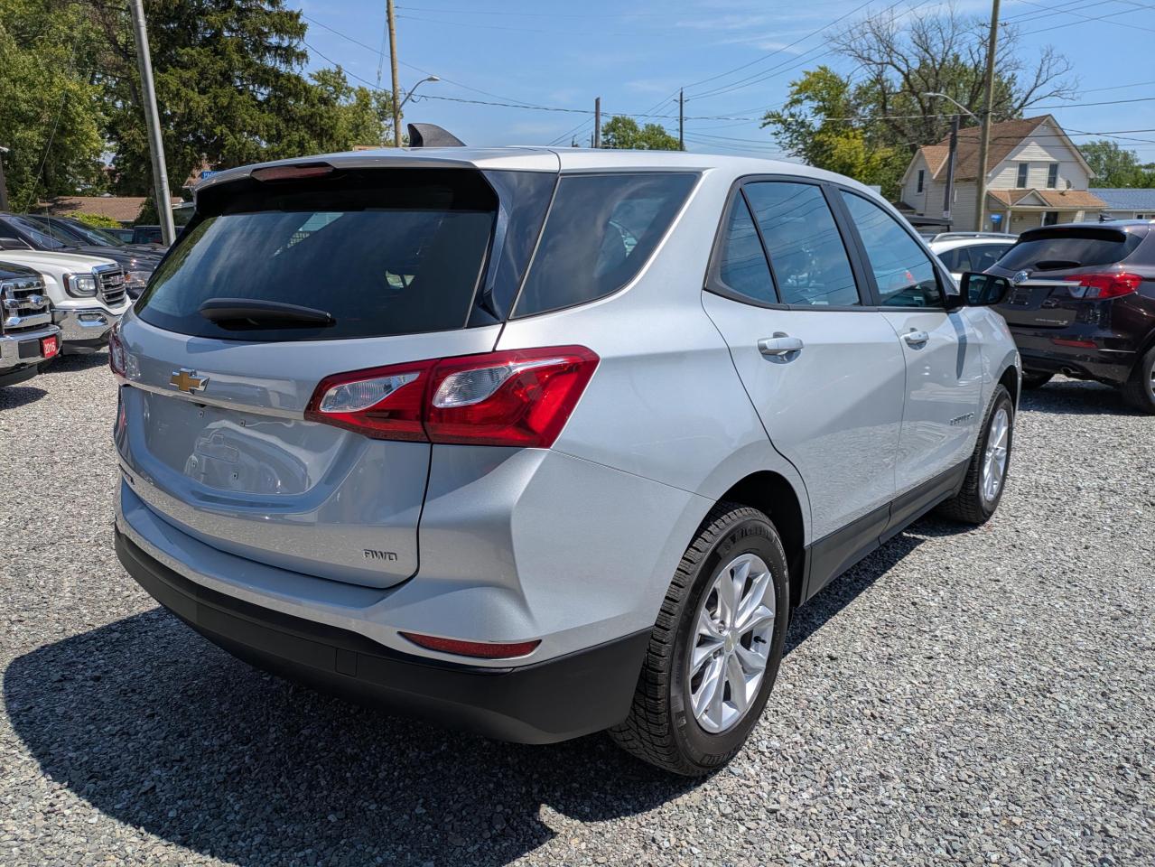 2021 Chevrolet Equinox LS 1.5 AWD Photo4