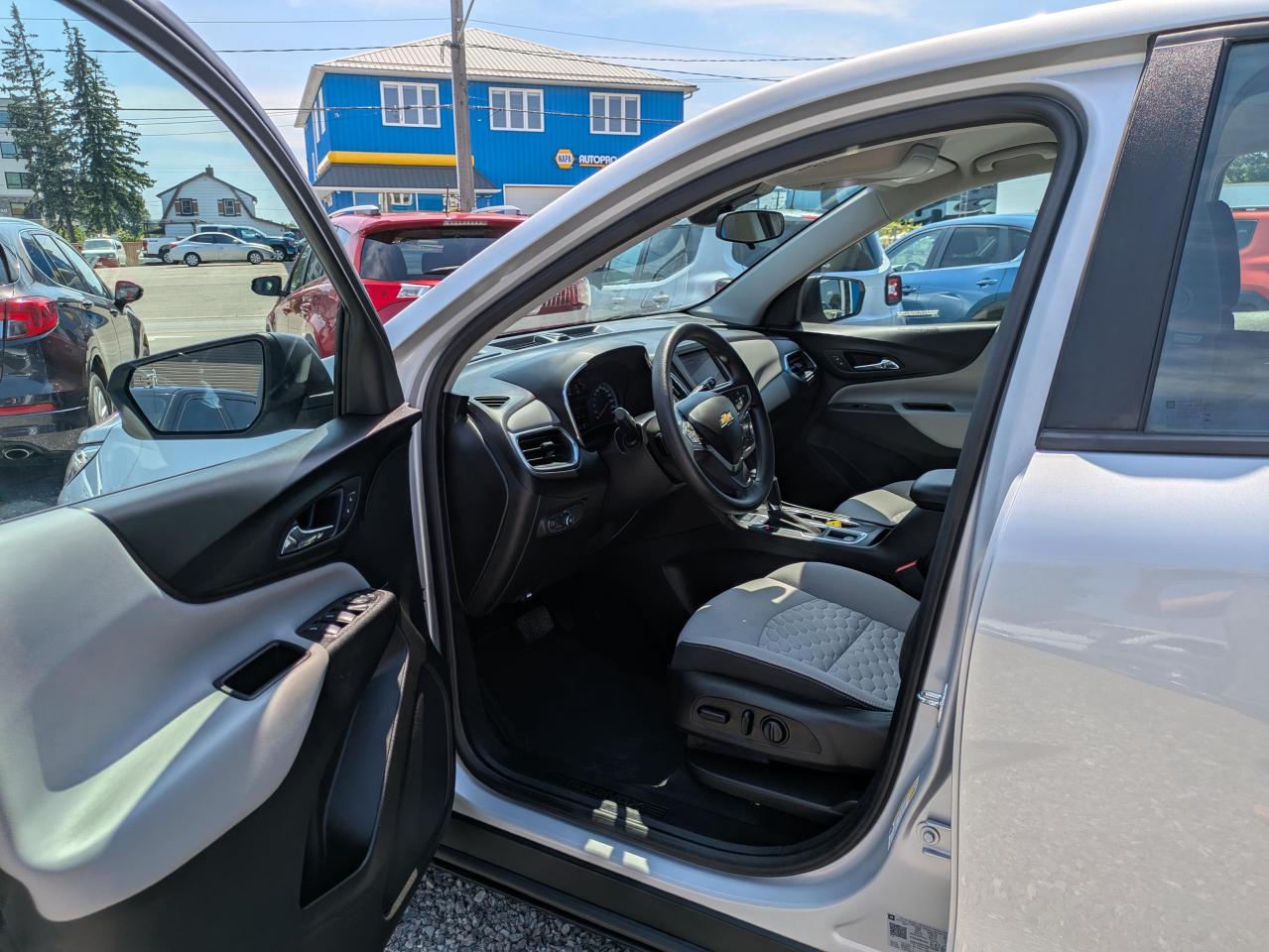 2021 Chevrolet Equinox LS 1.5 AWD Photo