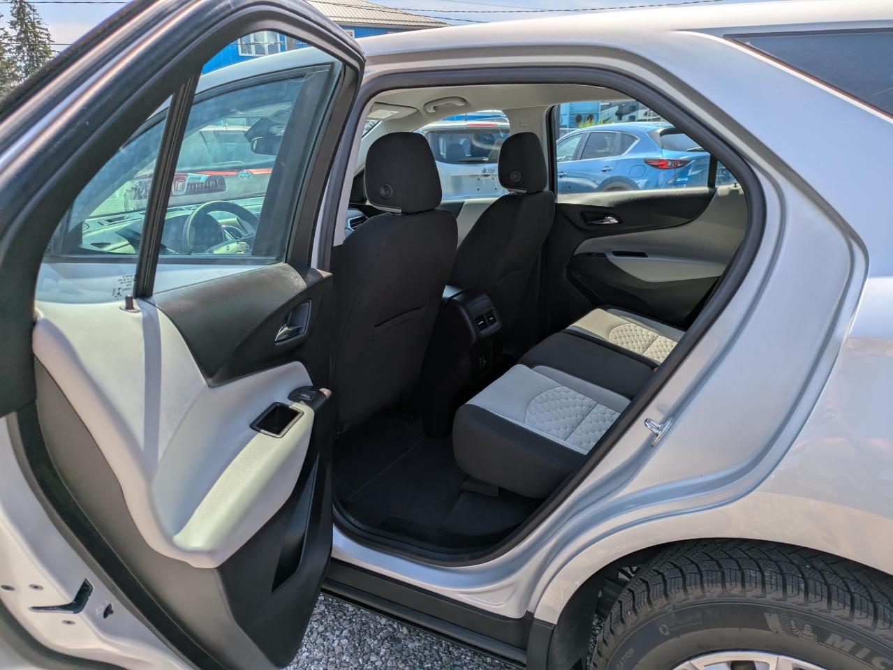 2021 Chevrolet Equinox LS 1.5 AWD Photo