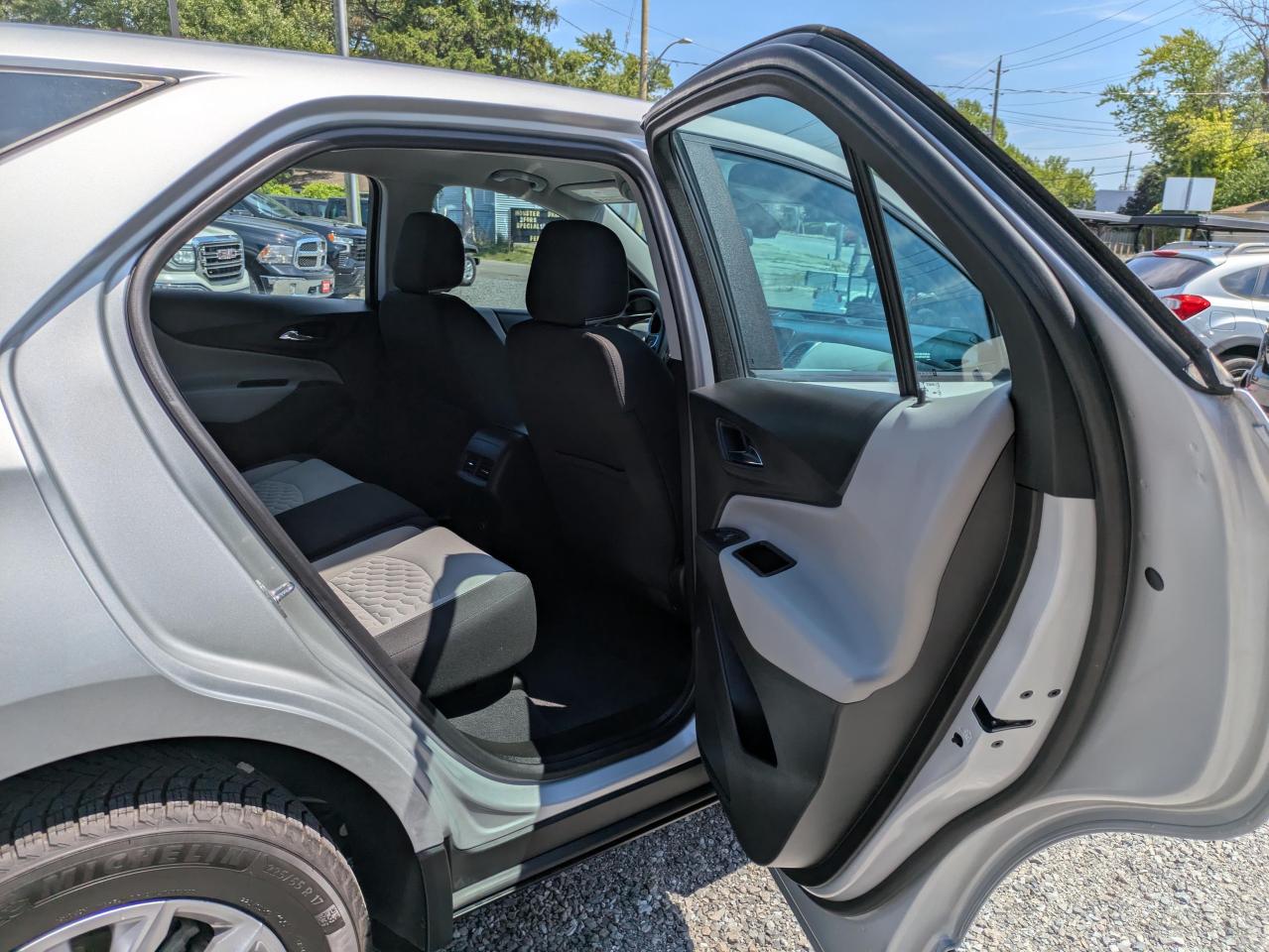 2021 Chevrolet Equinox LS 1.5 AWD Photo