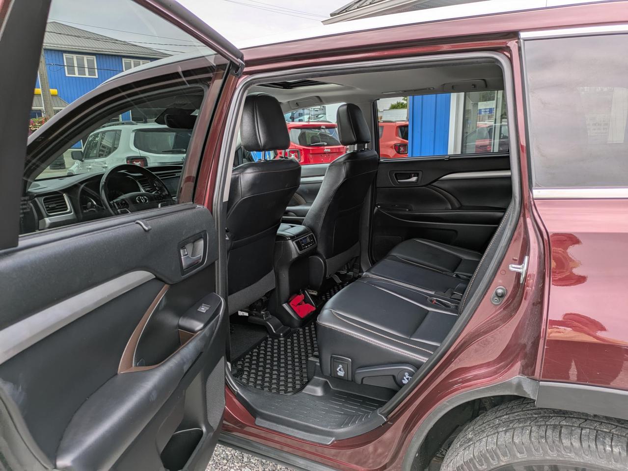 2019 Toyota Highlander XLE  AWD V6 Photo