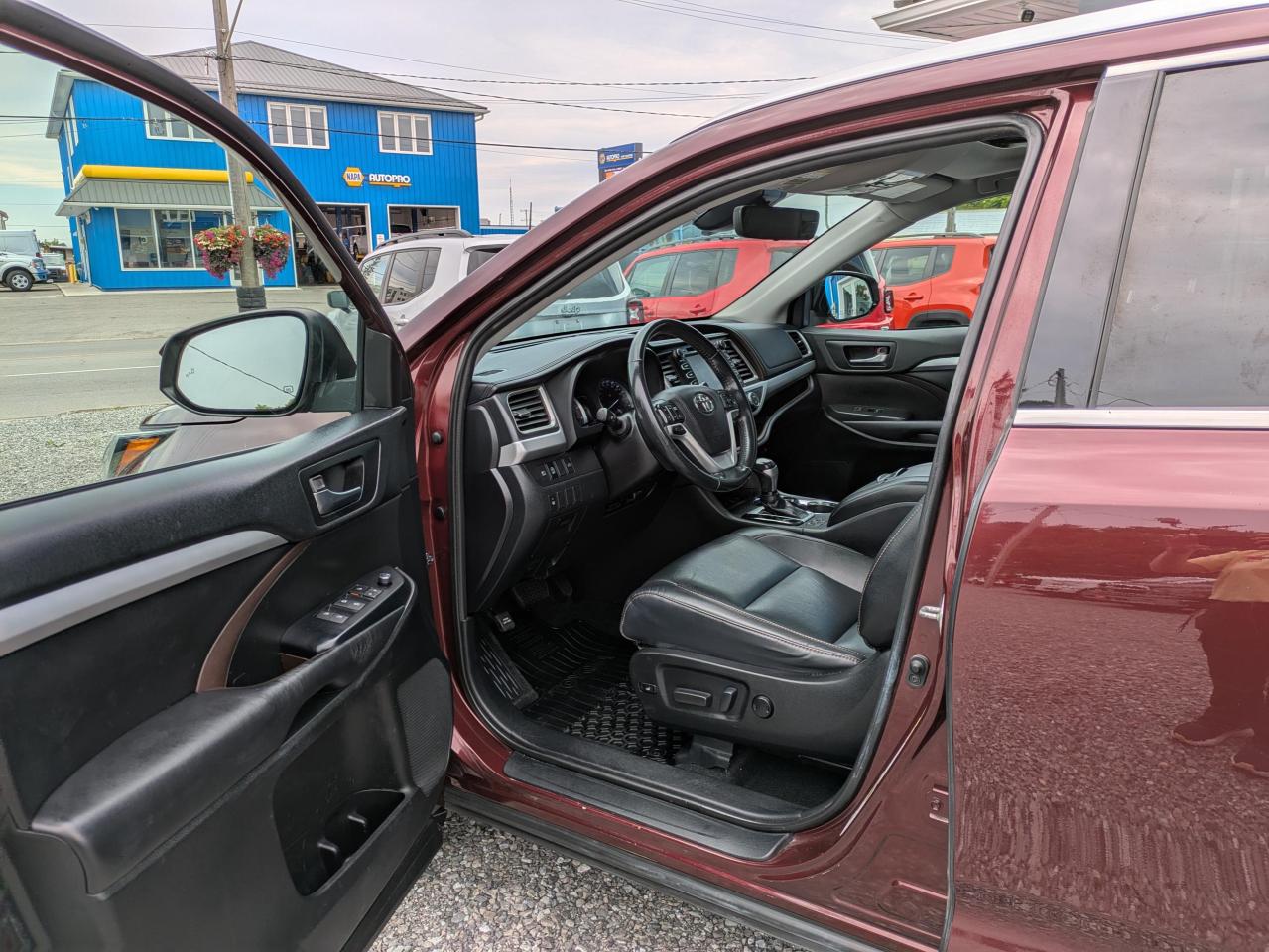 2019 Toyota Highlander AWD XLE Photo