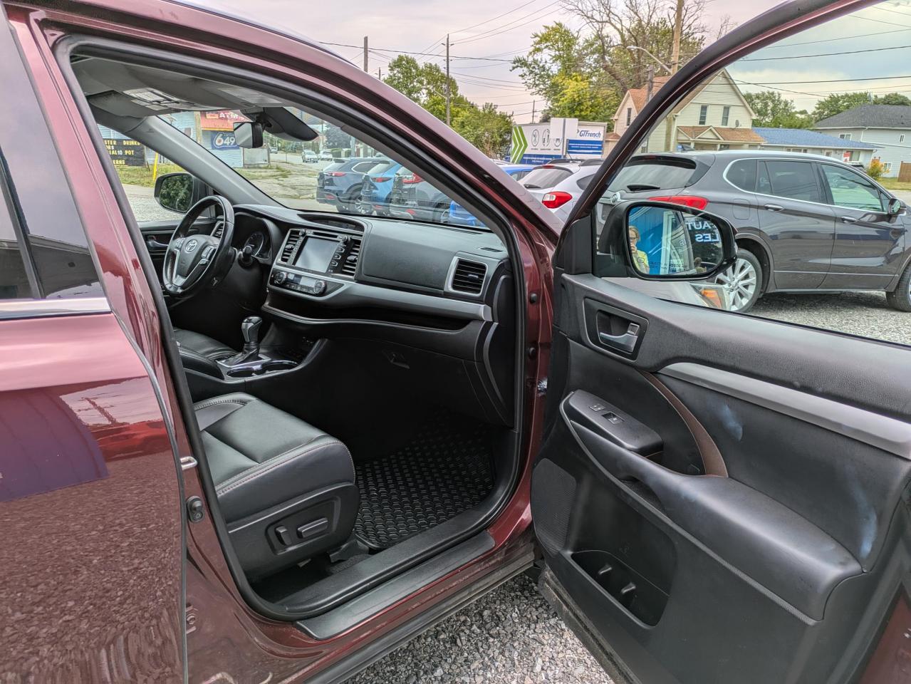 2019 Toyota Highlander XLE  AWD V6 Photo