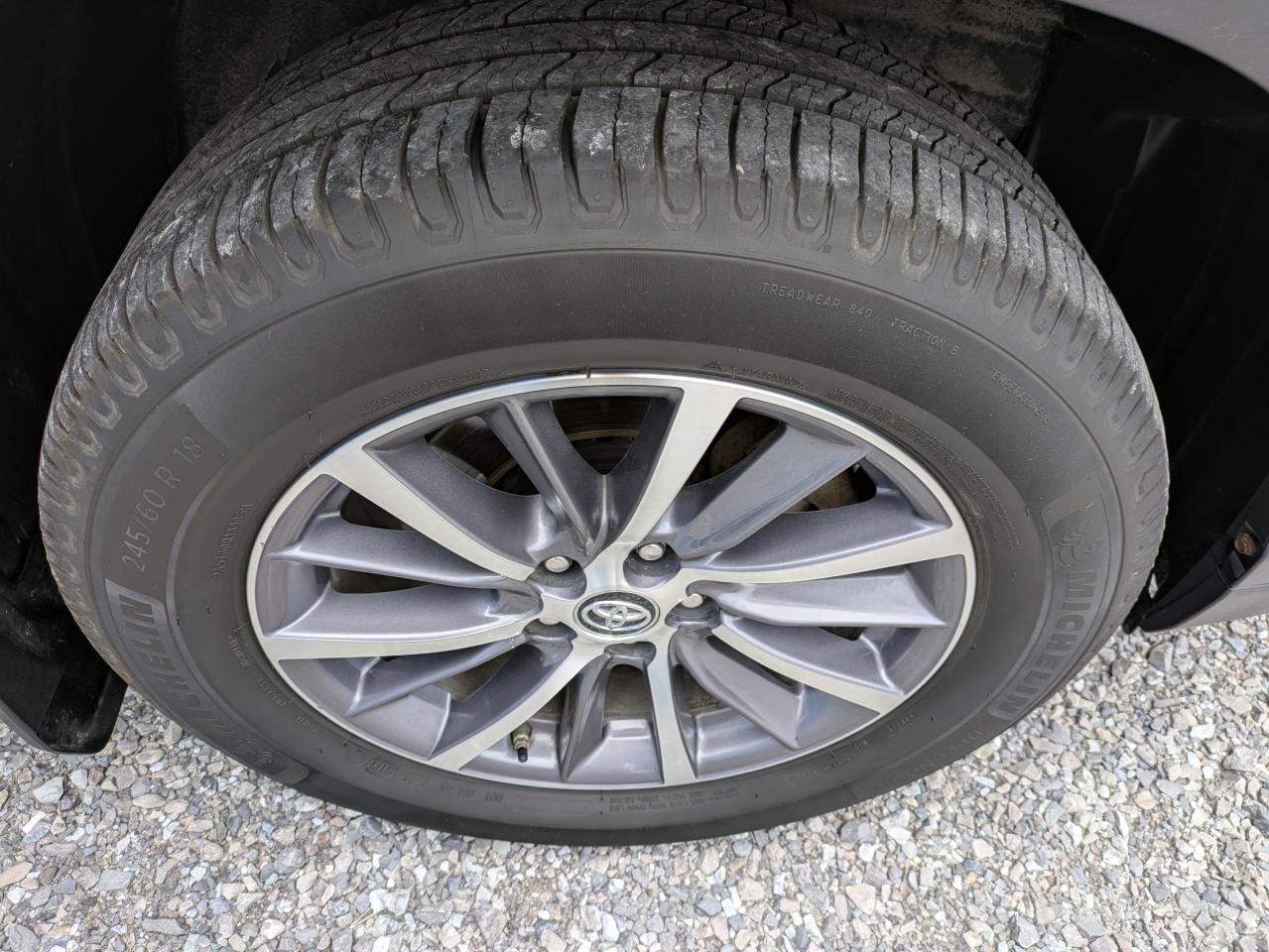 2019 Toyota Highlander AWD XLE Photo