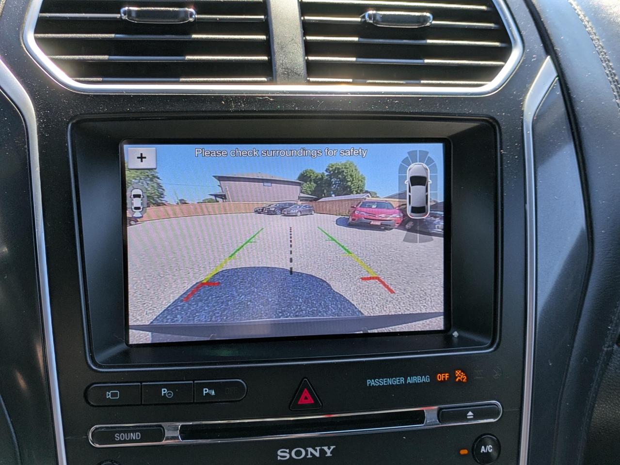 2017 Ford Explorer Platinum PLATINUM AWD Photo2