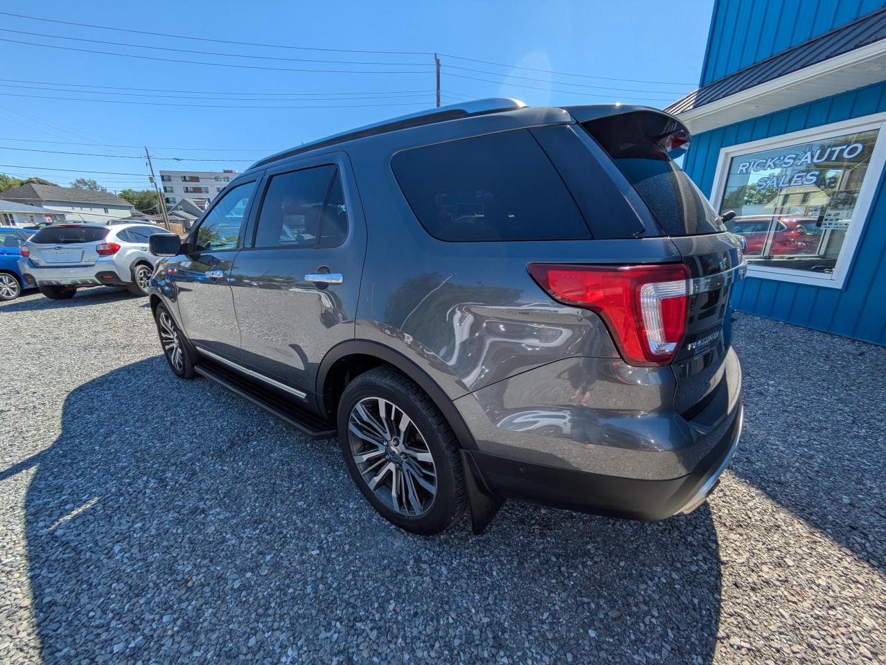 2017 Ford Explorer Platinum PLATINUM AWD Photo