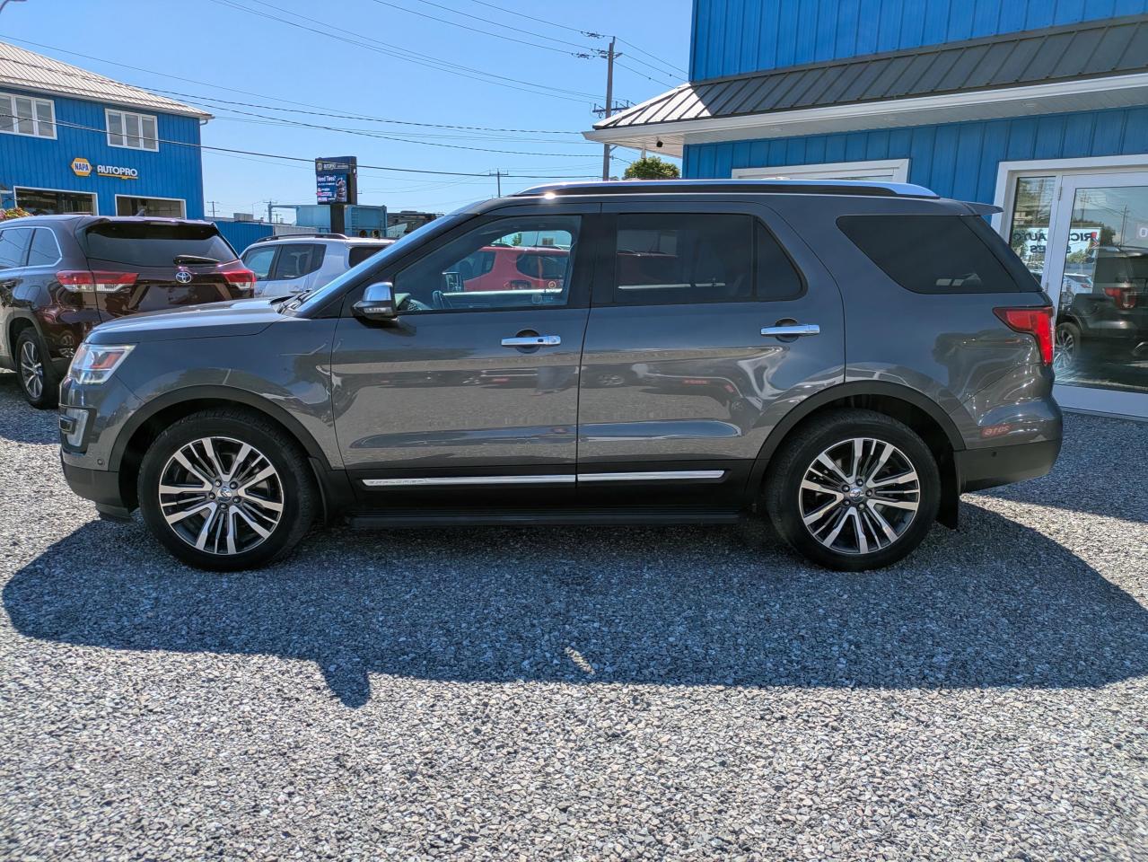 2017 Ford Explorer 4WD 4DR PLATINUM Photo