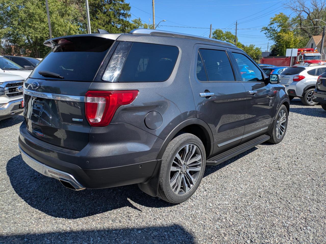 2017 Ford Explorer 4WD 4DR PLATINUM Photo