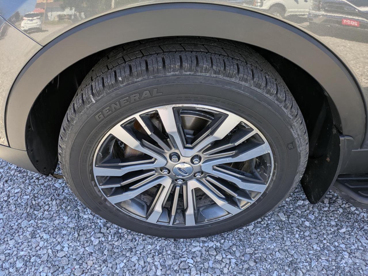 2017 Ford Explorer Platinum PLATINUM AWD Photo