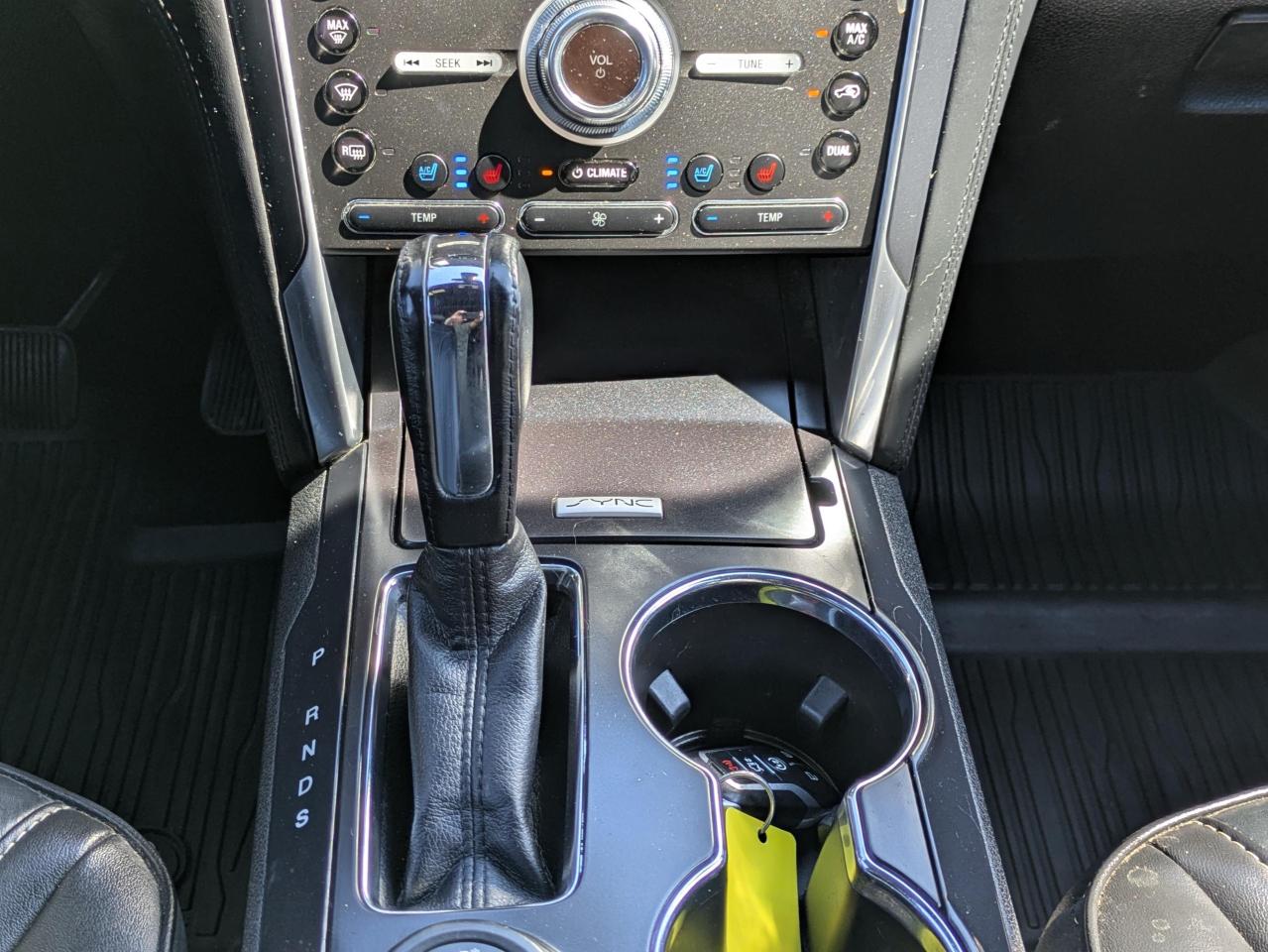 2017 Ford Explorer 4WD 4DR PLATINUM Photo