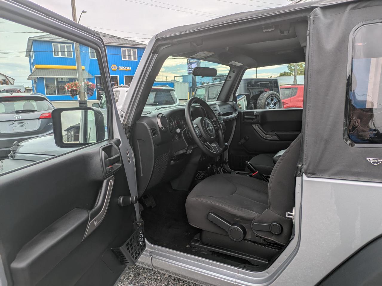 2017 Jeep Wrangler Sport 4WD Photo