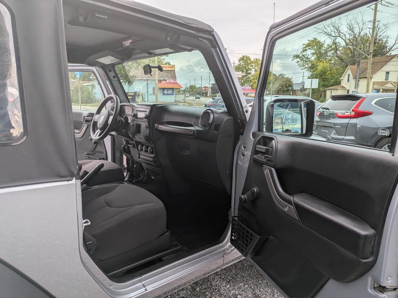 2017 Jeep Wrangler Sport 4WD Photo