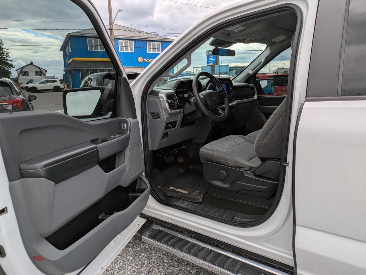 2021 Ford F-150 XTR XTR SUPERCREW 5.5-FT Photo