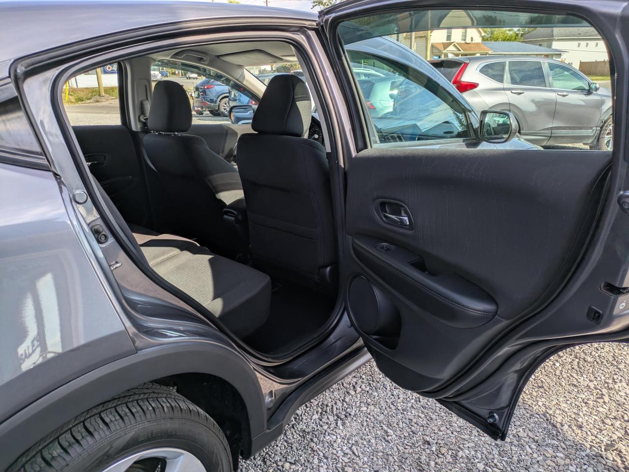 2016 Honda HR-V 4WD 4dr CVT LX Photo