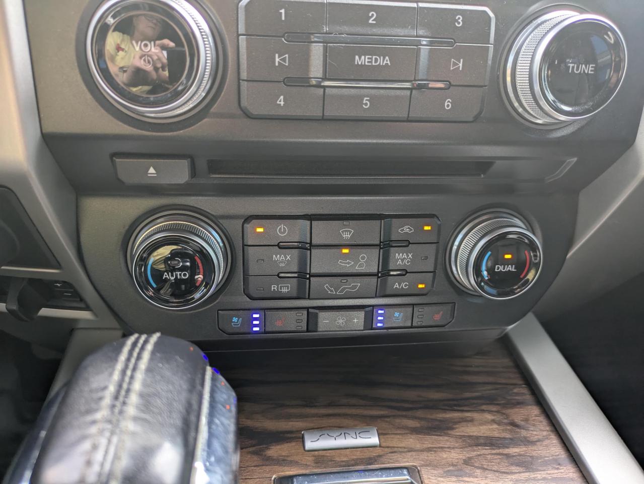 2018 Ford F-150 Lariat LARIAT SUPERCAB 6.5- Photo