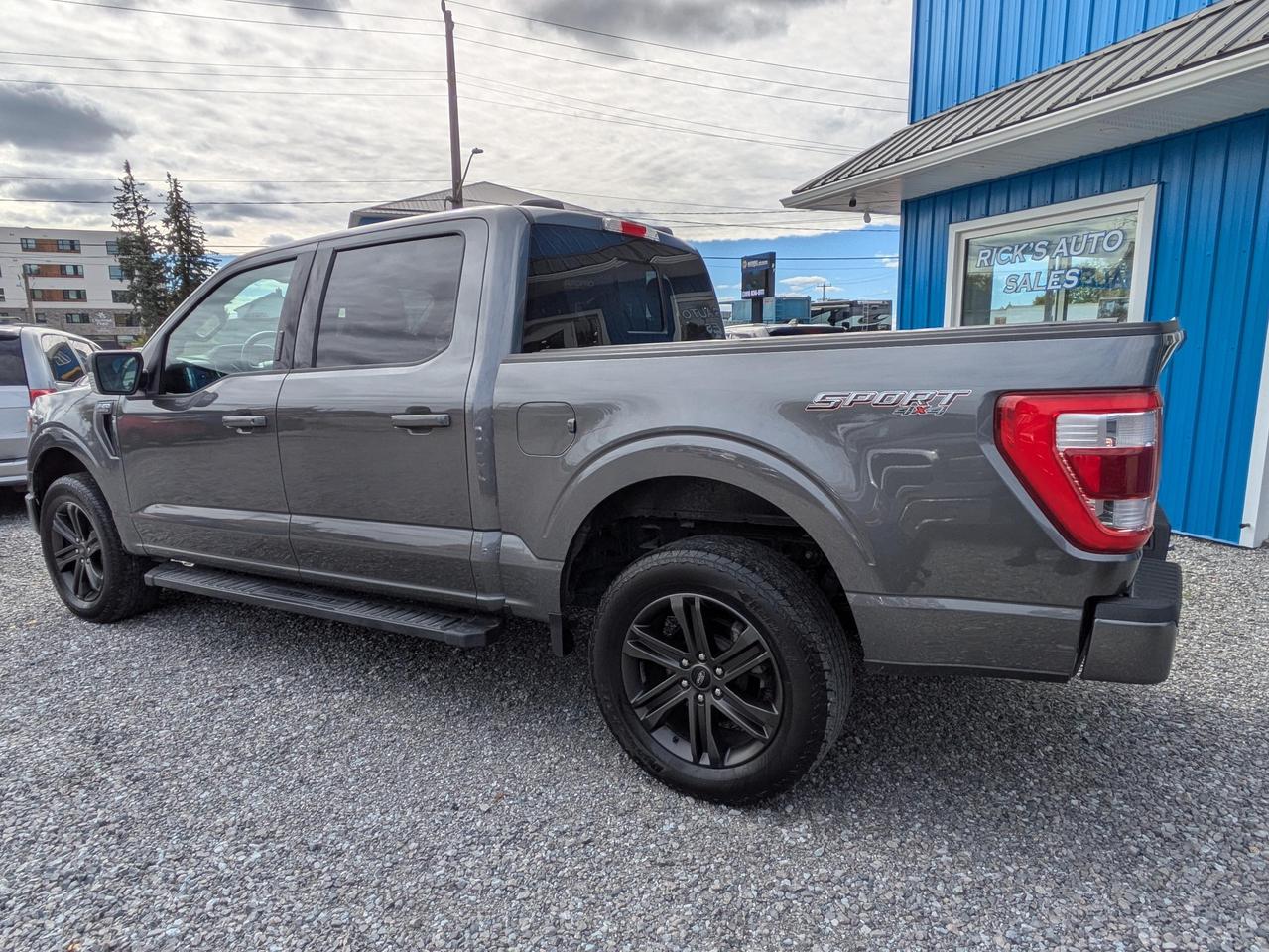 2022 Ford F-150 Lariat Photo2